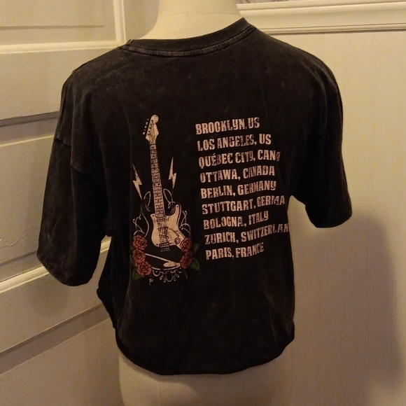 Organic Generation large black rock and roll crop top - Picture 2 of 3